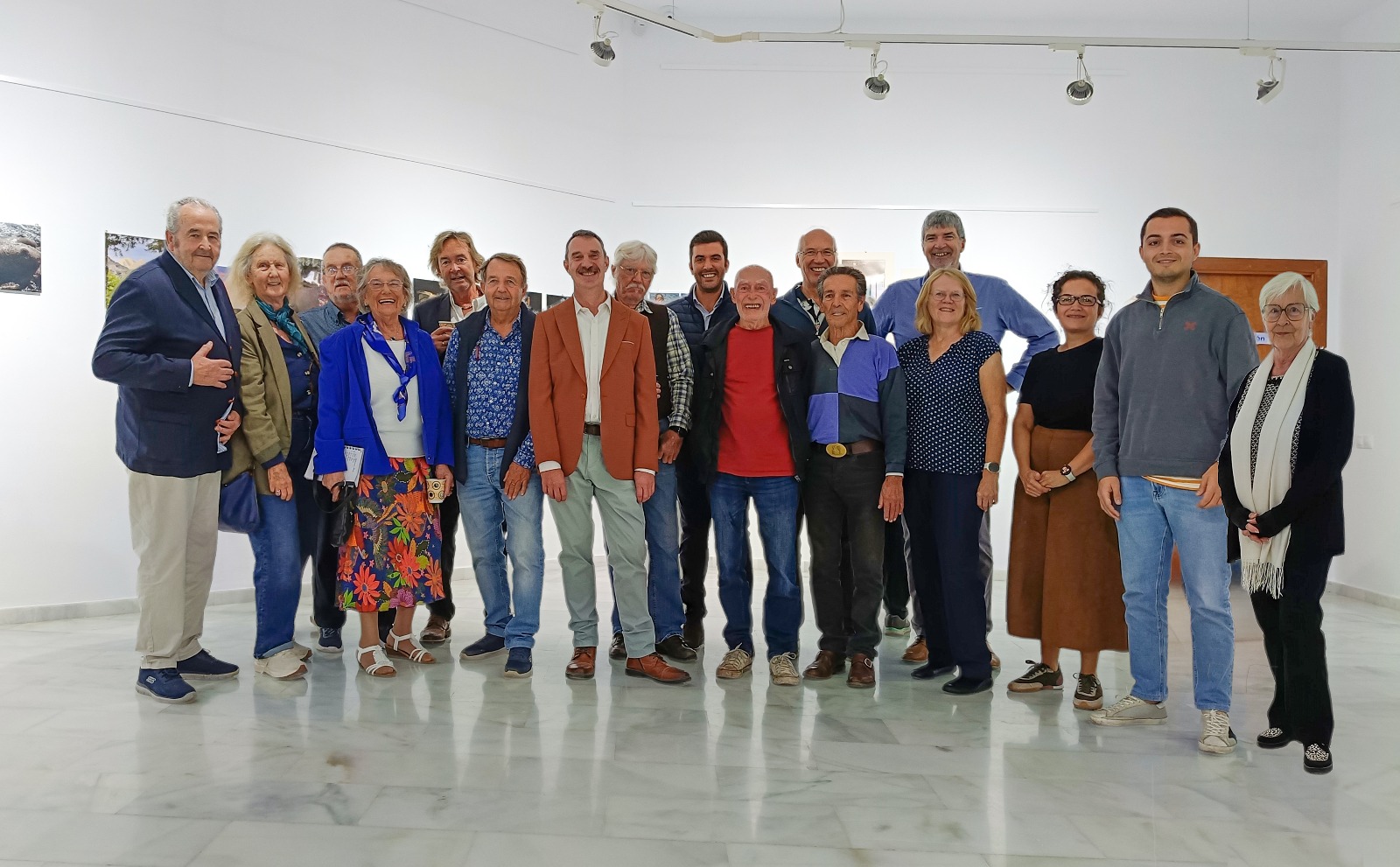 El Centro de Arte Fuente de Mojácar presenta hasta el 15 de diciembre de 2025 una nueva exposición del Vera International Photo Club, que reúne el trabajo de más de veinte fotógrafos internacionales.